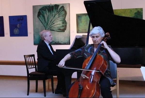 Barbara Thiem und Wolfgang Müller-Steinbach gastierten im Kunstverein Coburg. Gemeinsam brachten sie Felix Draesekes "Sinfonisches Andante" erstmals in der Heimatstadt des Komponisten zur Aufführung. 5. Juni 2010